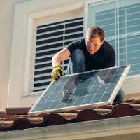 Panourile fotovoltaice de balcon reduc factura la curent cu 30% - Foto: Pexels (cu rol ilustrativ)