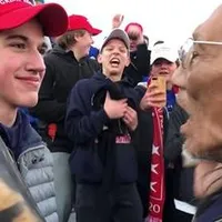 Nicholas Sandmann este impasibil la agresiunea lui Nathan Phillips Foto: captură Youtube