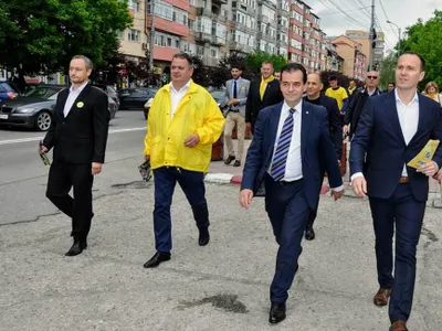 Virgil Guran, în fâș galben, alături de premierul Orban Foto: Facebook