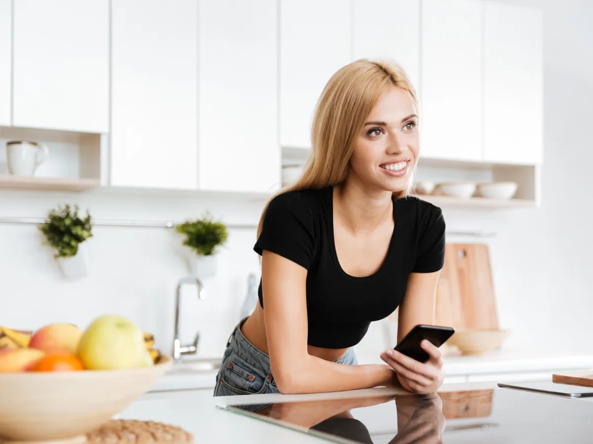 Cum să crești busuioc acasă? Îl poți adăuga proaspăt la mâncare în orice lună a anului