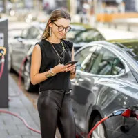 Ai mașină electrică de 45 de cai sau 500 de cai, plătești același RCA. O aberație „Made in Romania”! - Foto: Profimedia Images