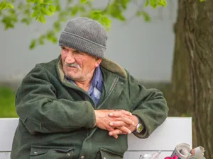 Patronatele, vot pentru tăierea pensie și salarii. Sindicatele, vot împotrivă. Ce înseamnă asta? - Foto: Freepik