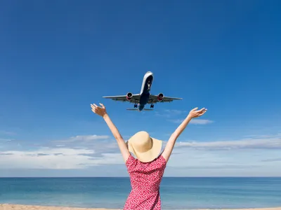 Vacanță cu avionul - Foto: magnific.com (Imagine cu rol ilustrativ)