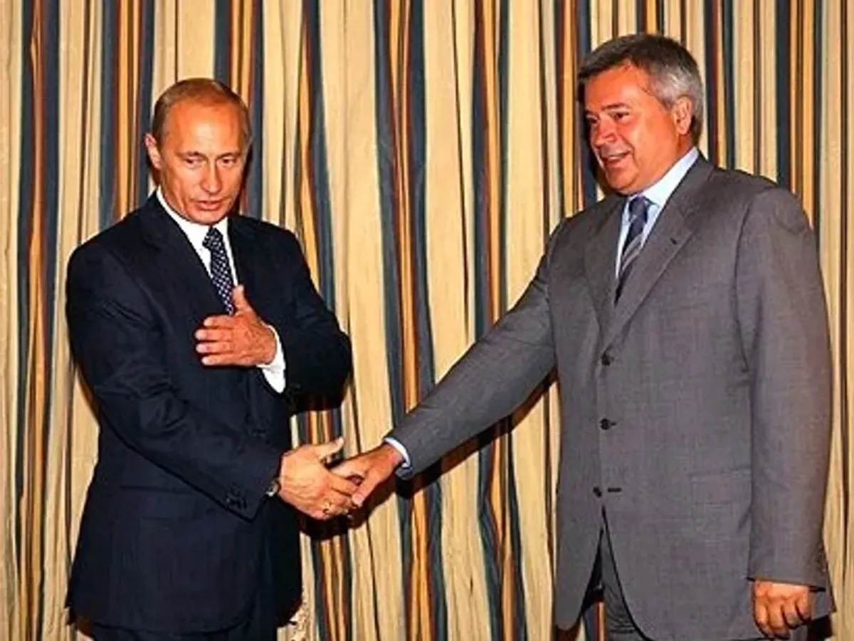 Vladimir Putin, președintele Federației Ruse, și Vagit Alekperov, președintele Lukoil, într-o întâlnire la Kremlin. Sursă foto: kremlin.ru