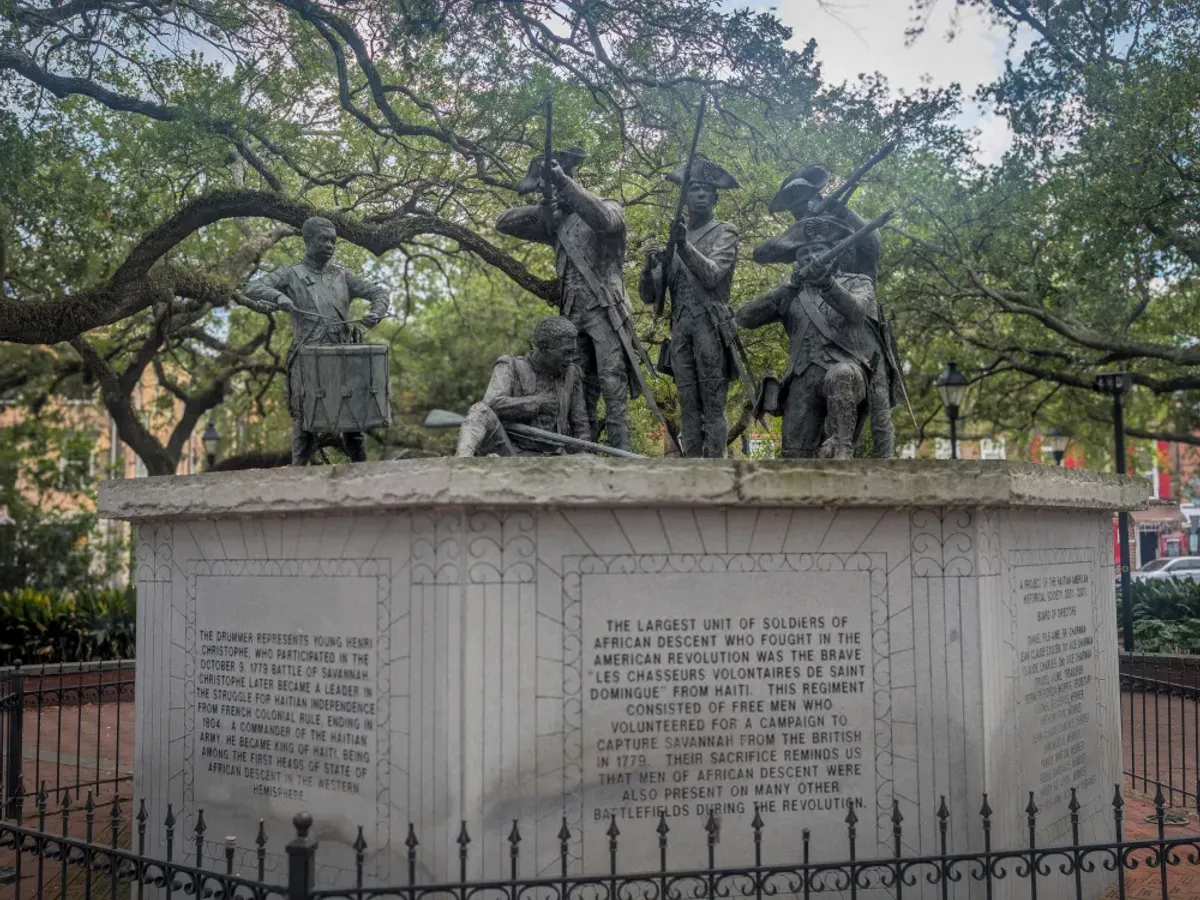 Monumentul haitian din Franklin Square, Savannah. Foto: Evangeline Lawson