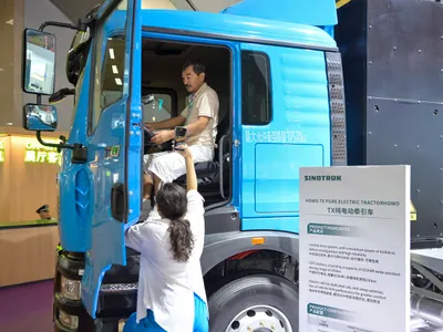 Model de camion Sinotruk - Foto: Profimedia Images (Imagine cu rol ilustrativ)