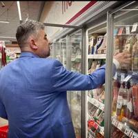 Marcel Ciolacu la cumpărături - Foto: Facebook/ Captură Video/ Imagine cu caracter ilustrativ