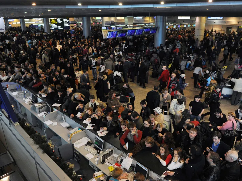 Zeci de mii de pasageri blocați pe aeroporturi în Rusia din cauza dronelor Ucrainei - Foto: Profimedia Images (immagine cu caracter ilustrativ)