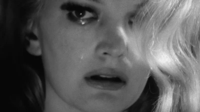 Cinematografia a pierdut un nume uriaș. Doamna puternică, intensă și talentată a filmului s-a stins - Foto: Captura Youtube Faces(imagine cu rol ilustrativ)