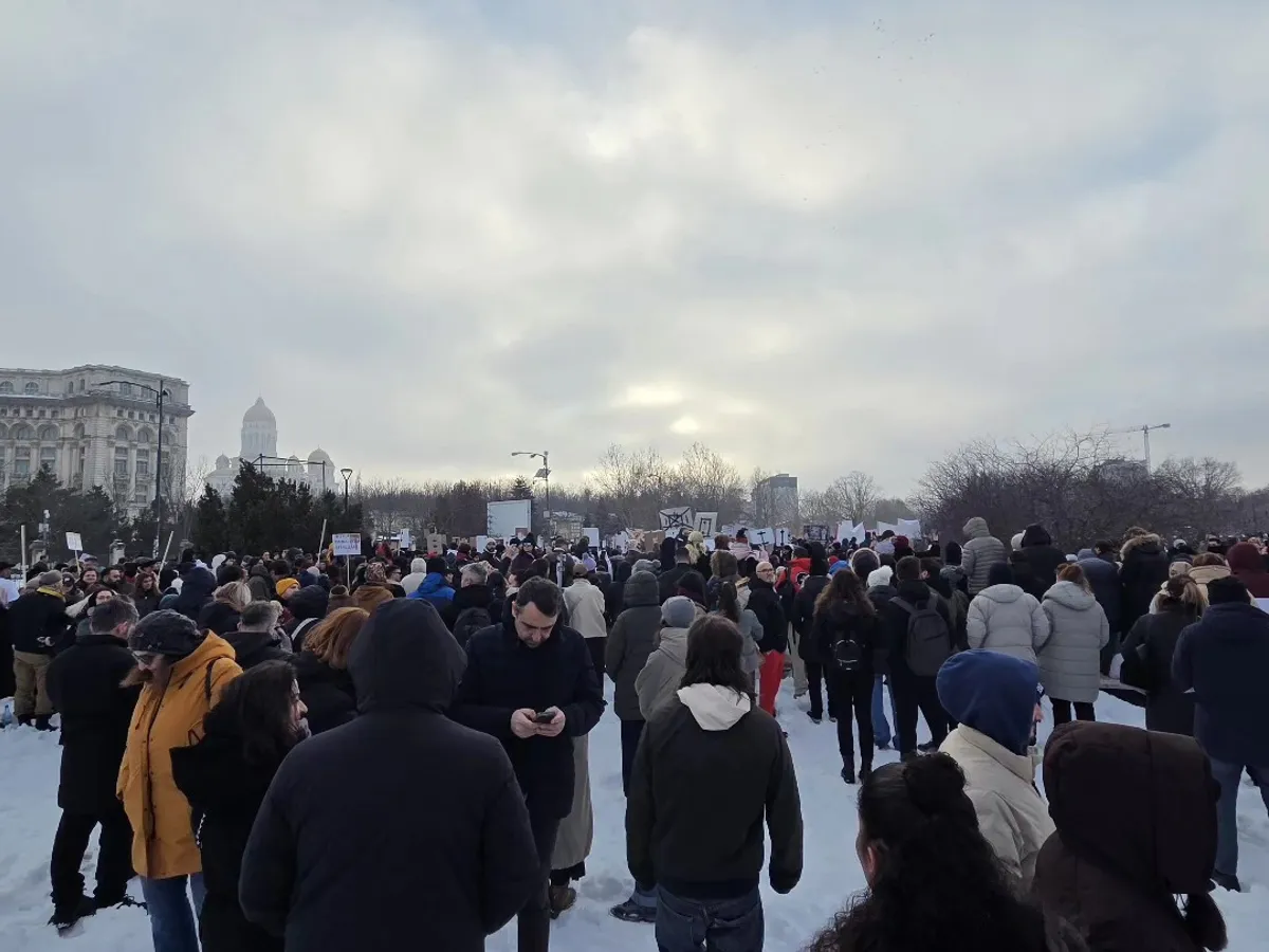 Peste 700 de persoane au protestat în fața Palatului Parlamentului pentru drepturile animalelor