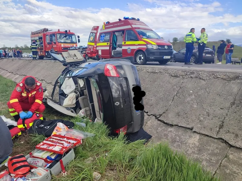 Accident teribil, pe DN 1, între Brașov și Sibiu. O șoferiță de 53 de ani și un tânăr au murit. / Foto: brasov.net