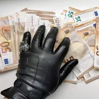 Prima prescriere de la Iaşi. Escroci cu o pagubă de 900.000 lei, curaţi ca lacrima?/FOTO: ziaruldeiasi.ro