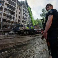 VIDEO Un mort şi cinci răniţi în atacul cu rachetă de la Kiev / Profimedia