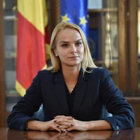 Prefectul Alexandra Văcaru s-a dus la Primărie pentru a discuta cu Nicușor Dan. FOTO: Facebook