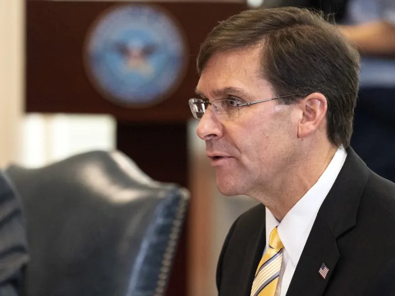 Fostul secretar american al Apărării Mark Esper este de părere că Statele Unite ar trebui să desfăşoare mai multe trupe în zona Mării Negre. / Foto: apnews.com