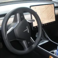 Volanele maşinilor Tesla au căzut în timpul conducerii. Compania este sub investigaţie federală - Foto: Flickr/VCU Capital News Service