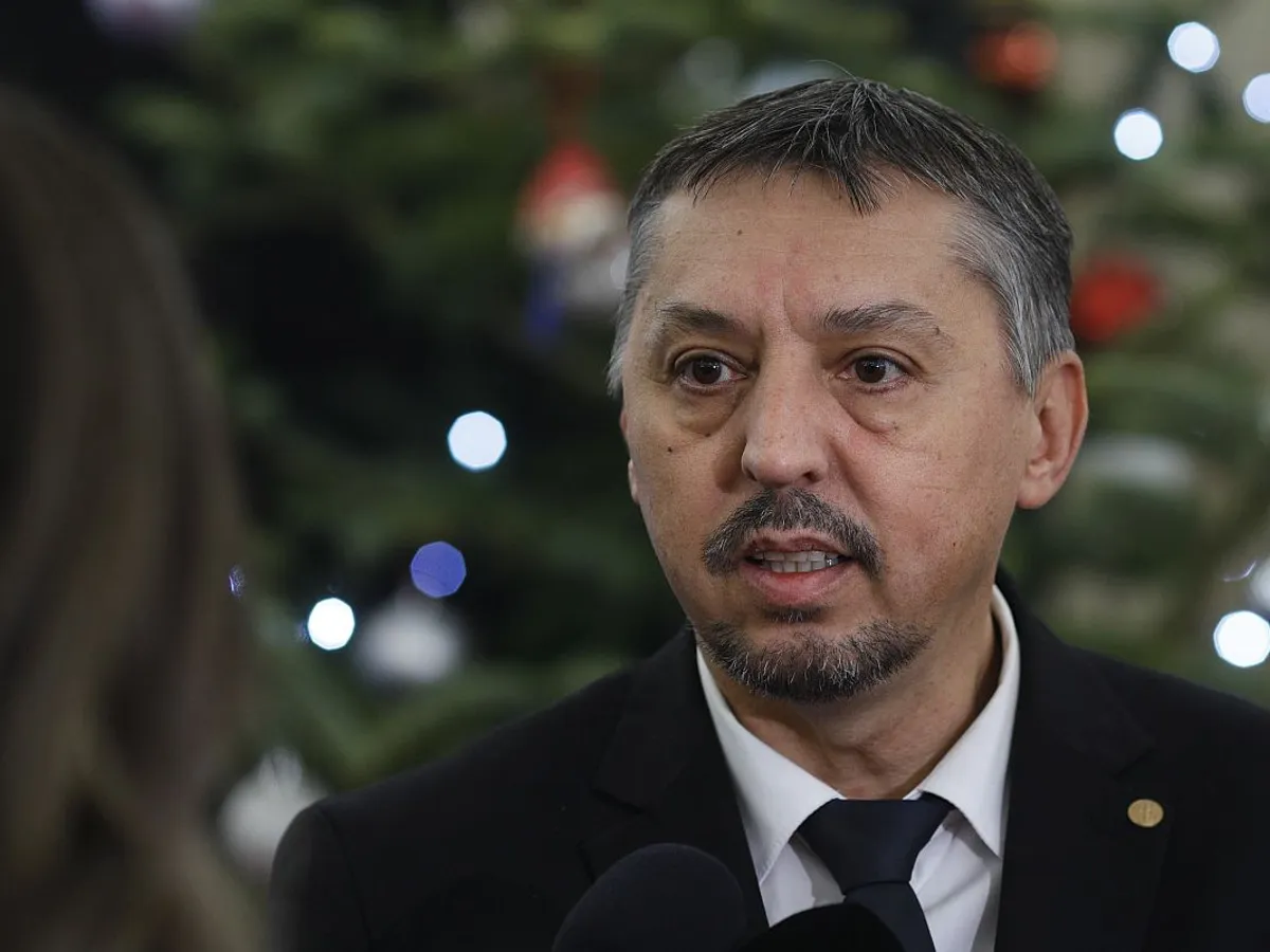 Daniel David a demisionat din funcţia de ministru al Educaţiei