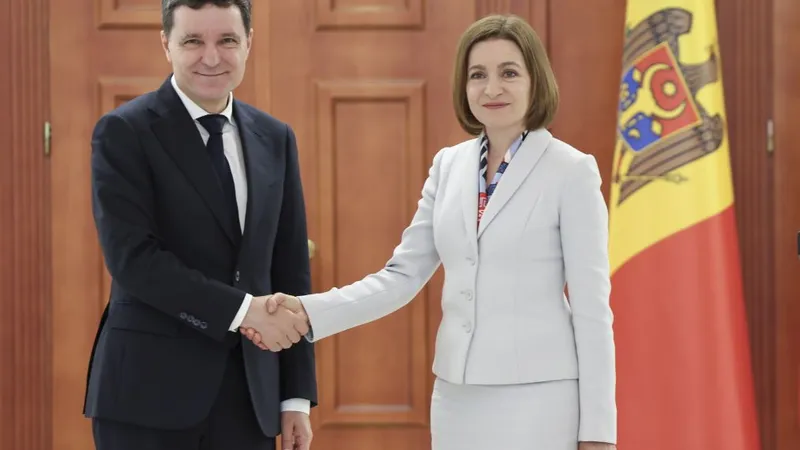 Preşedintele Nicuşor Dan, în vizită la Chişinău, împreună cu preşedintele Maia Sandu - Foto: INQUAM PHOTOS