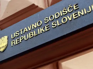 Vaccinarea obligatorie a angajaţilor din sectorul public, declarată neconstituțională în Slovenia. / Foto: balkaneu.com