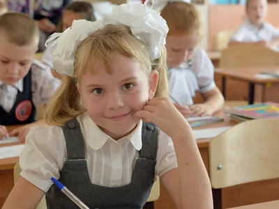O fetiță cu ochi căprui Foto Pixabay.com (imagine cu rol ilustrativ)