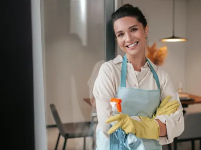 Suprafețe pe care să nu le ștergi niciodată cu șervețele de bucătărie. Le strică și lasă murdărie în urmă - Foto: Freepik (Imagine cu rol ilustrativ)