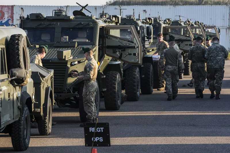 Trupe britanice &icirc;n portul Hoek van Holland, &icirc;nainte de a pleca spre Norvegia pentru exercițiul NATO Trident Juncture - Foto: Profimedia Images