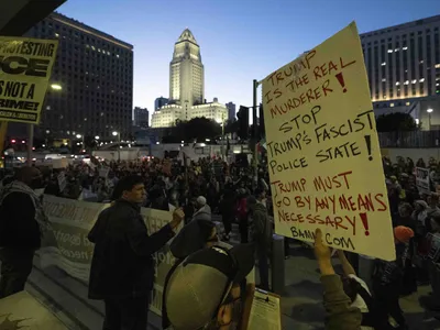 Proteste violente la Minneapolis după uciderea unui asistent medical de către agenți ICE Foto: profimediaimages.ro