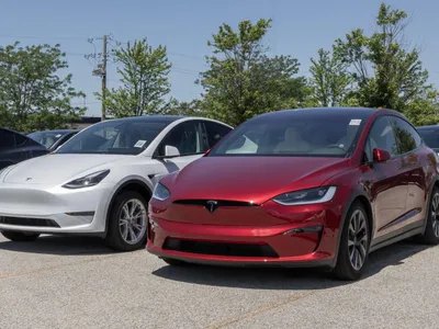 Românii își scot la vânzare mașinile Tesla. Musk crează companiei o criză de imagine fără precedent - Foto: Profimedia images