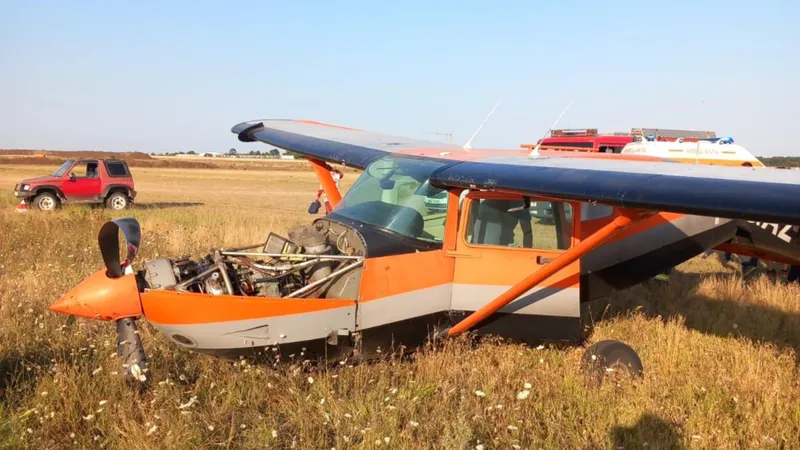 Aterizare forţată pe aeroportul din Tuzla. Două persoane rănite au ajuns la spital - Foto: Observator