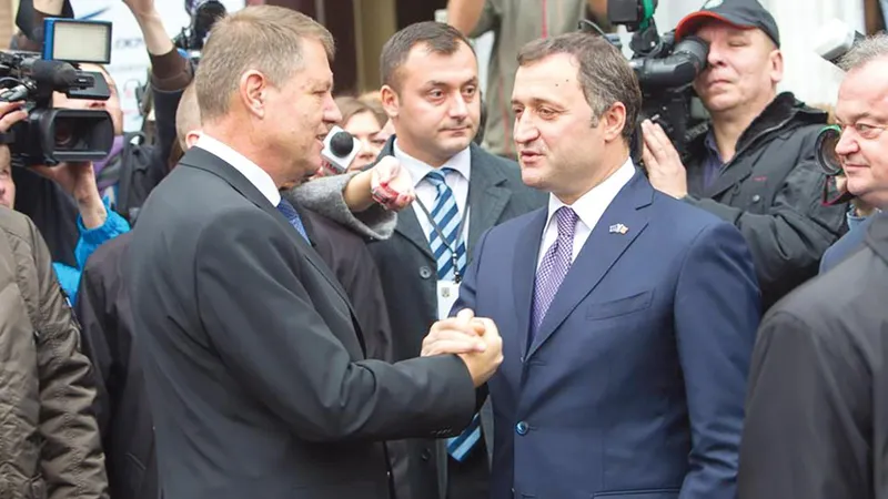 Fostul premier moldovean Vlad Filat a intrat la pușcărie și pe mâna lui Dodon