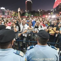 FILAJ  Mulți din cei care participă la proteste împotriva guvernanților, deși nu încalcă legea, ajung în baza de date a Jandarmeriei - Foto: INQUAM PHOTOS/ Alberto Grosescu
