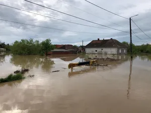 Guvernul alocă un fond de 5 milioane de lei pentru ajutorarea persoanelor afectate de inundații. FOTO: Facebook