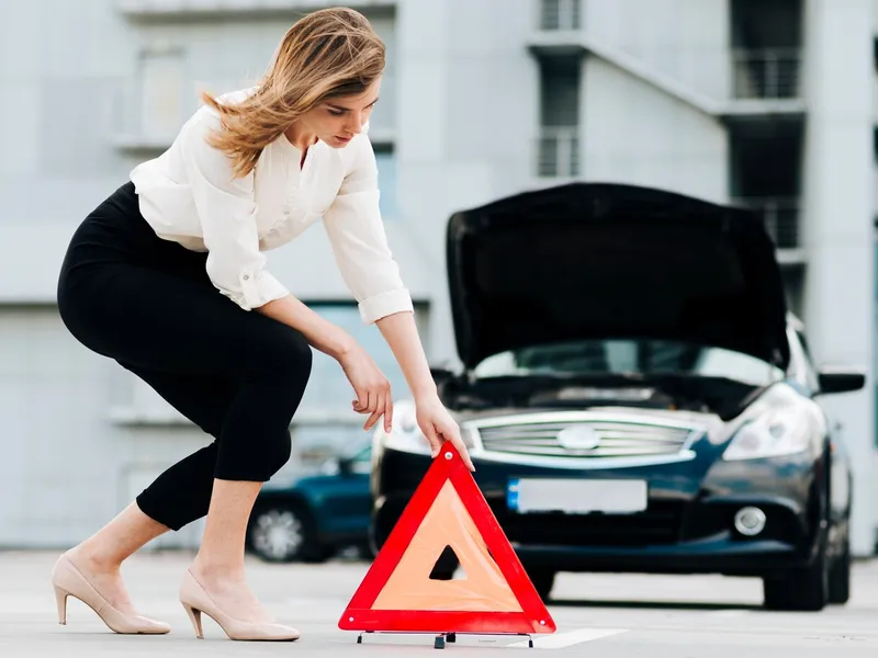 Escrocherie nouă cu kit-uri de siguranță auto. Cum te atrag escrocii în plasă și rămâi fără bani - Foto: Freepik (rol ilustrativ)