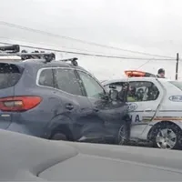 Patru răniți, printre care un copil de 10 ani, după un  accident cu mașina Poliției Foto: observatornews.ro