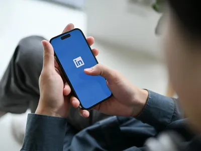 Experiment colectiv pe platforma LinkedIn. Stilul de comunicare corporatist a crescut vizibilitatea femeilor - Foto: Freepik (Imagine cu rol ilustrativ)