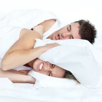 Trucul simplu, viral pe internet, care te scapă de sforăit și îți îmbunătățește calitatea somnului - Foto: Profimedia images - Caracter ilustrativ
