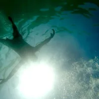 Trupul unui român de 45 de ani, găsit fără viață în apele unui râu din Sardinia - Foto: Profimedia Images - Caracter ilustrativ