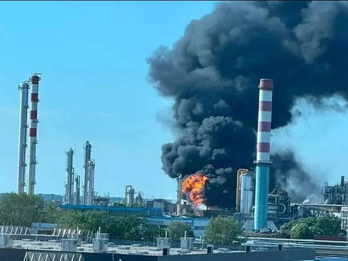 Explozie la o rafinărie MOL din Ungaria - Foto: X/@W0lverineupdate
