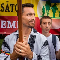 Sfătuitorul lui Georgescu, Eugen Sechila, prezent la marșurile extremiștilor de la Noua Dreaptă Foto: Mugur Vărzariu