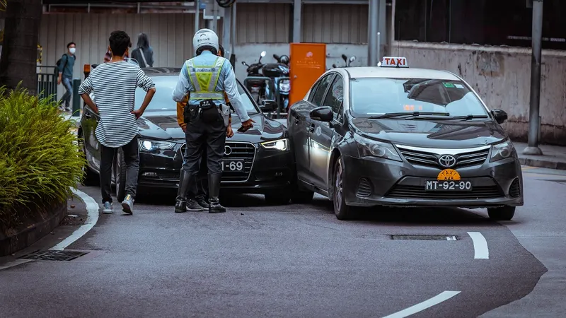 Șoferii care sunt implicați în accidente fără victime își pot repara mașinile cu RCA FOTO: generică -unsplash.com/C.Veselă