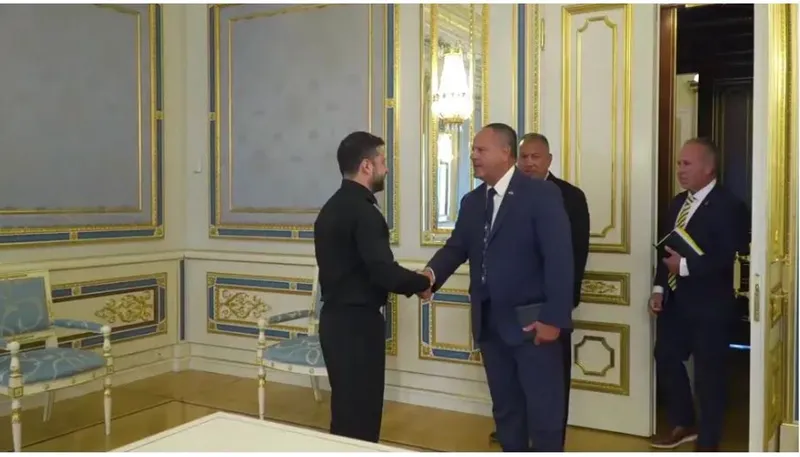 Vicepreședintele Raytheon, Joseph DeAntona, la Kiev - Foto: Birou prezidențial Kiev