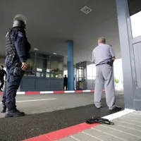 Marocani ascunși pe roțile de rezervă ale unui camion. Au încercat să intre ilegal în România - Foto: Politia de frontiera / imagine cu caracter ilustrativ