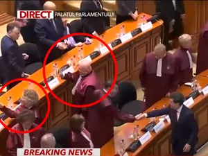 Judecătorul CCR care s-a întors spatele și nu l-a salutat pe Nicușor Dan: 70.000 pensie specială - Foto: Captură foto -  Youtube/Antena 3