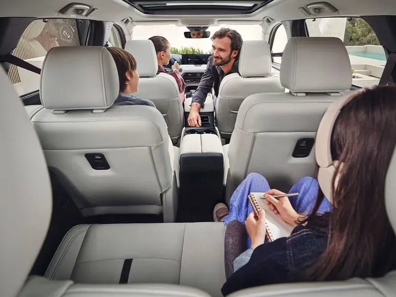 Cauți o mașină spațioasă, cu 7 locuri, și diesel, ca să consume puțin? Nu mai există prea multe - Foto: Mazda