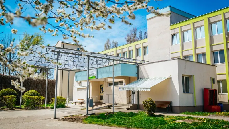 Cât de mare era mita luată, pentru favorizarea contractelor din Sănătate ale unui om de afaceri - Foto: Facebook/Spitalul de Pneumoftiziologie Bacau