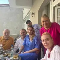 Dragnea a ajuns acasă. Sărbătorește alături de Irina, Carmen Dan și Codrin Ștefănescu. / Foto: Flavia Teodosiu / Facebook