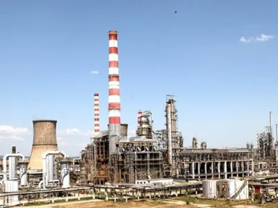 Statul român renunță la preluarea rafinăriei Lukoil. Vânzarea va fi făcută în două etape (surse)