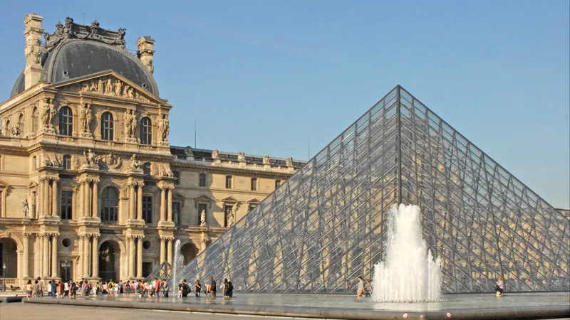 Muzeul Lucru din Paris, închis din motive de securitate. Oamenii au fost evacuați urgent - Foto: Calea Europeană / imagine cu caracter ilustrativ