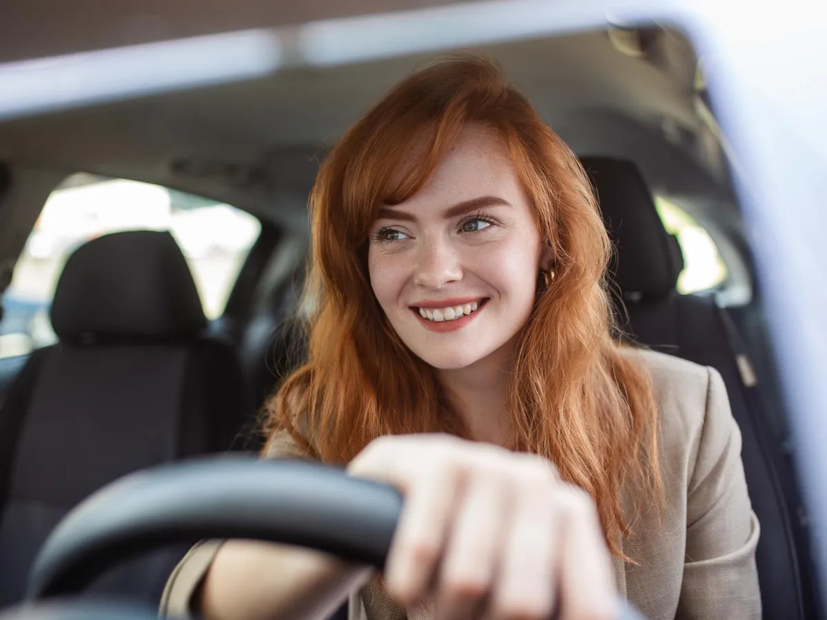 B1TV: Schimbări majore la permisele auto. Ce șoferi ar putea fi obligați să le reînnoiască la trei ani