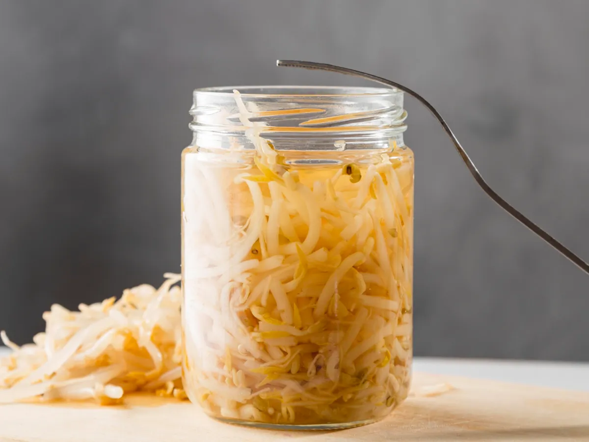 Borcan cu varză murată - Foto: Freepik (Imagine cu rol ilustrativ)